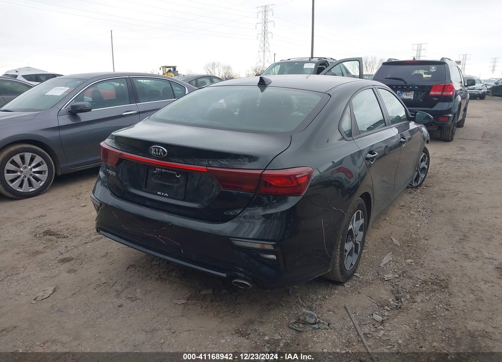 2019 KIA FORTE LXS VIN: 3KPF24AD0KE118301