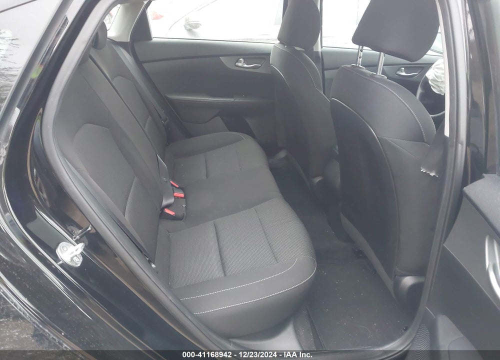 2019 KIA FORTE LXS VIN: 3KPF24AD0KE118301