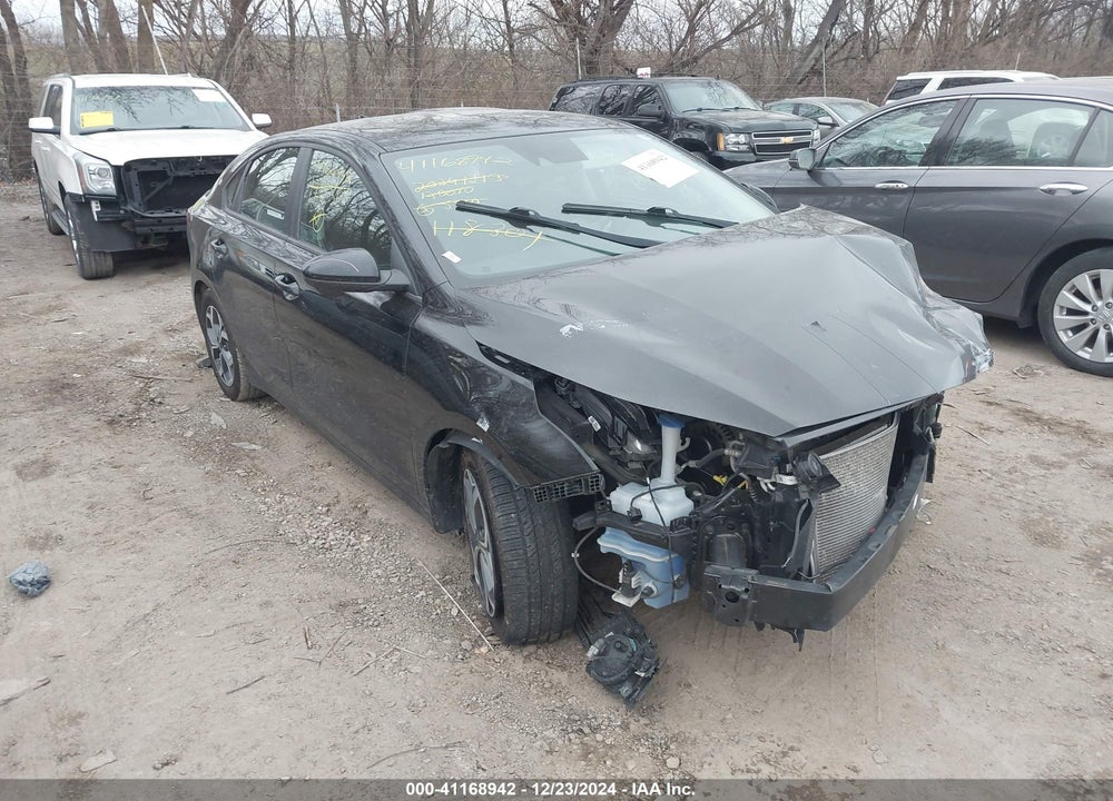 2019 KIA FORTE LXS VIN: 3KPF24AD0KE118301