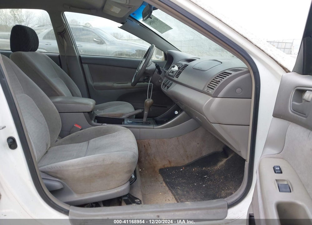 2002 TOYOTA CAMRY LE VIN: 4T1BE32K82U085140