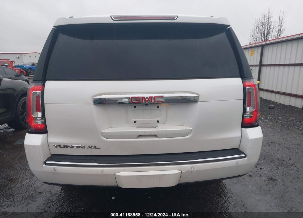 2016 GMC YUKON XL DENALI VIN: 1GKS2HKJ3GR425407