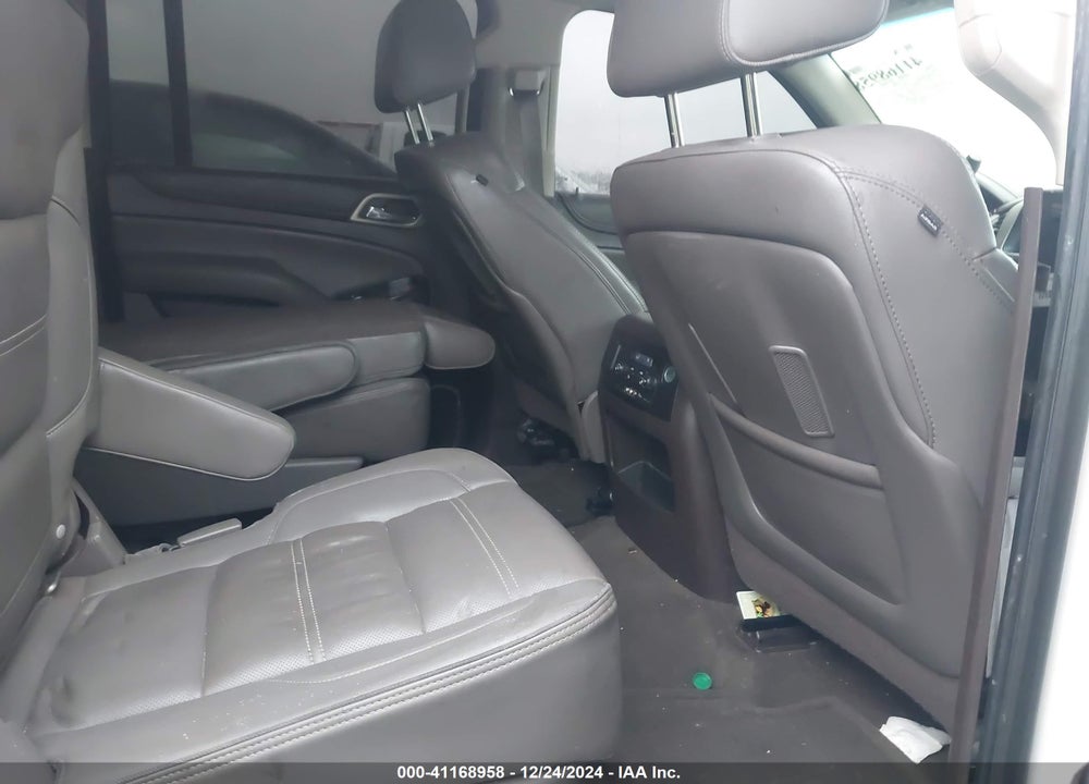 2016 GMC YUKON XL DENALI VIN: 1GKS2HKJ3GR425407