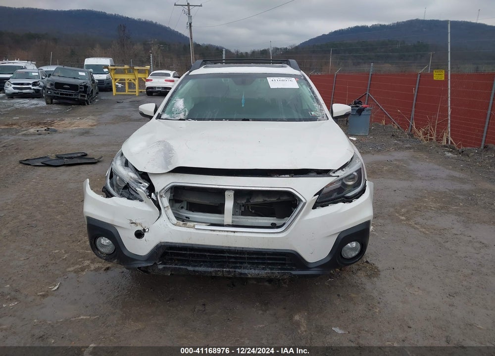 2018 SUBARU OUTBACK 2.5I LIMITED VIN: 4S4BSANC4J3356569