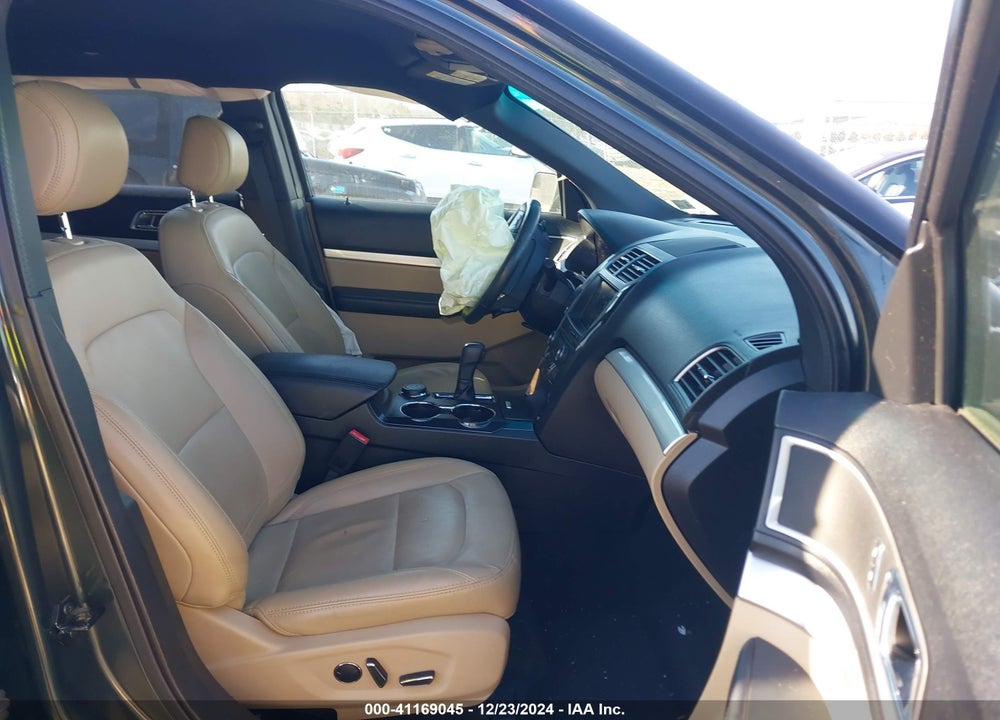 2016 FORD EXPLORER VIN: 1FM5K8D8XGGC82630