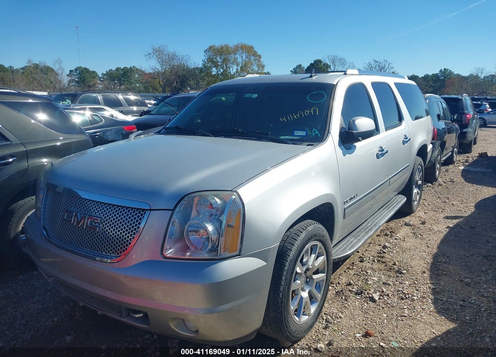 2010 GMC YUKON XL 1500 DENALI VIN: 1GKUKMEF9AR185375