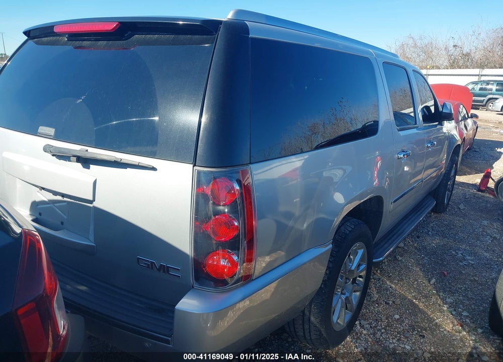 2010 GMC YUKON XL 1500 DENALI VIN: 1GKUKMEF9AR185375
