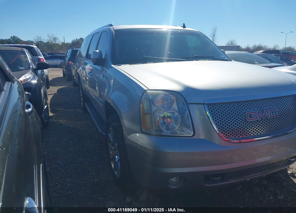 2010 GMC YUKON XL 1500 DENALI VIN: 1GKUKMEF9AR185375