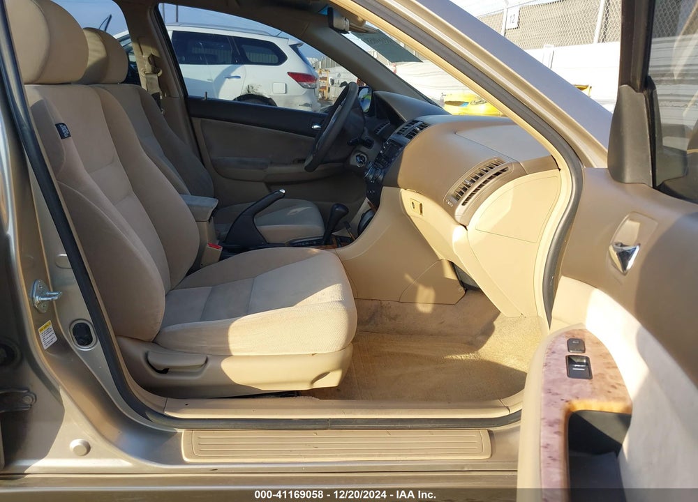 2003 HONDA ACCORD 2.4 EX VIN: JHMCM56673C071420