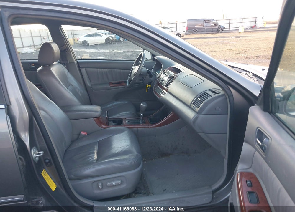 2004 TOYOTA CAMRY XLE VIN: 4T1BE30K44U930538
