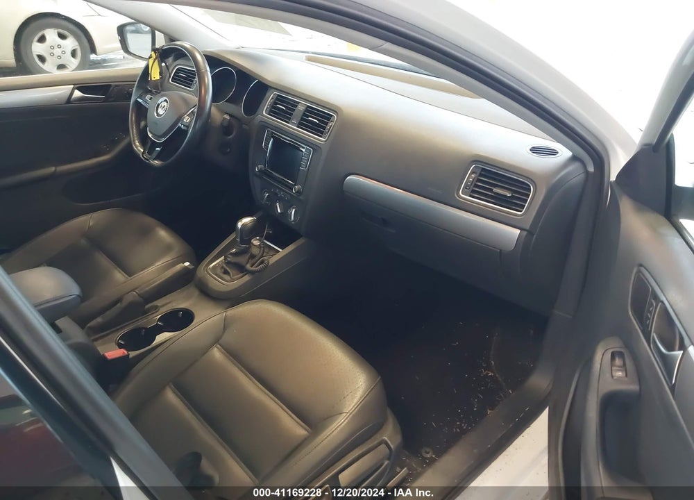 2017 VOLKSWAGEN JETTA 1.4T SE VIN: 3VWDB7AJ0HM305662