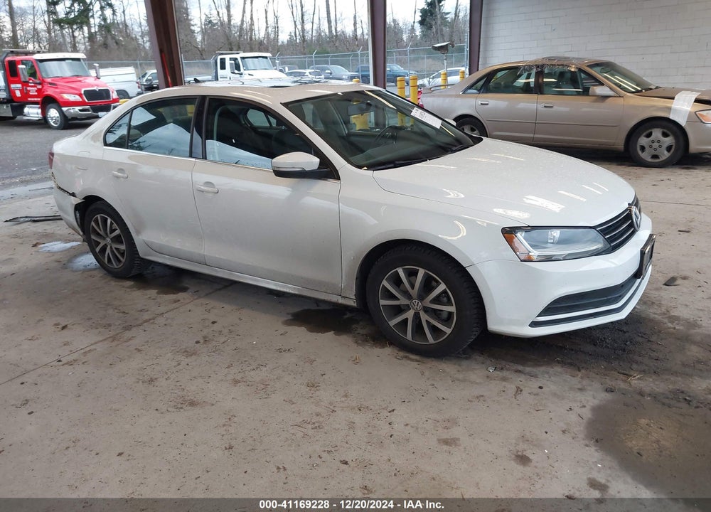 2017 VOLKSWAGEN JETTA 1.4T SE VIN: 3VWDB7AJ0HM305662