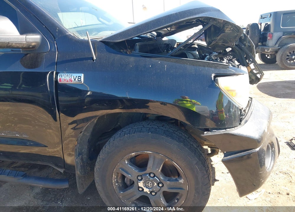 2008 TOYOTA TUNDRA BASE 5.7L V8 VIN: 5TBBV541X8S511453
