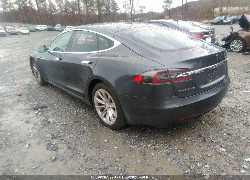 2016 TESLA MODEL S VIN: 5YJSA1E13GF174542