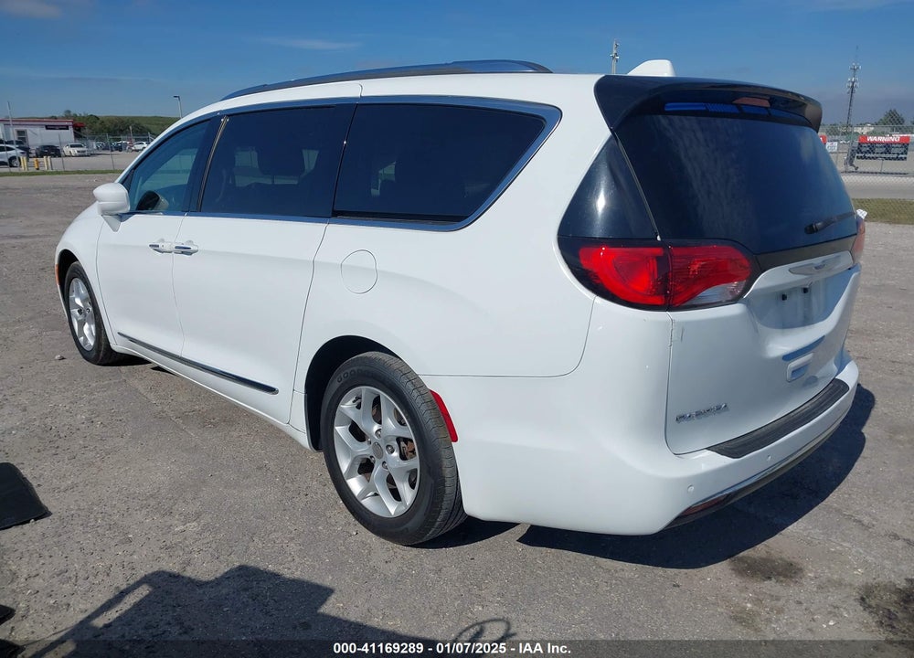 2018 CHRYSLER PACIFICA TOURING L VIN: 2C4RC1BGXJR204505