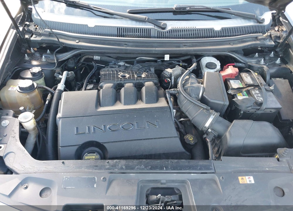 2010 LINCOLN MKT VIN: 2LMHJ5FR3ABJ03318