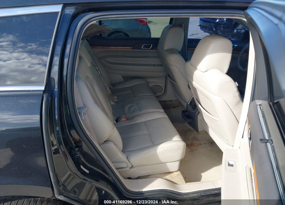 2010 LINCOLN MKT VIN: 2LMHJ5FR3ABJ03318