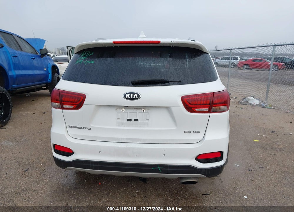 2019 KIA SORENTO 3.3L EX VIN: 5XYPH4A55KG500564