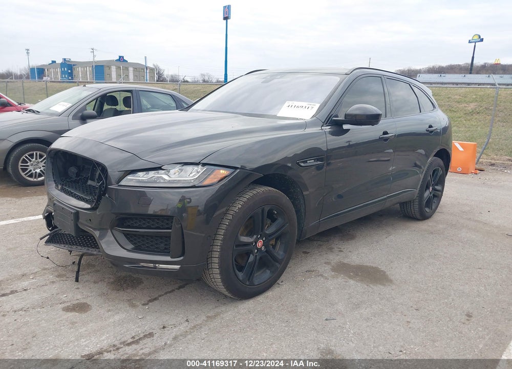 2017 JAGUAR F-PACE VIN: SADCL2BV3HA884003