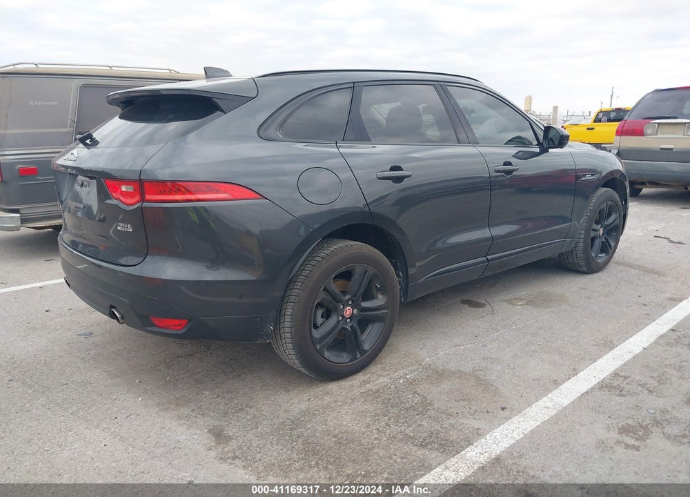 2017 JAGUAR F-PACE VIN: SADCL2BV3HA884003