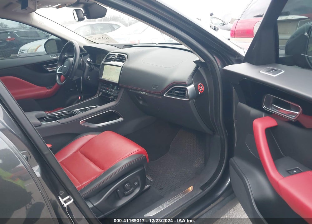 2017 JAGUAR F-PACE VIN: SADCL2BV3HA884003