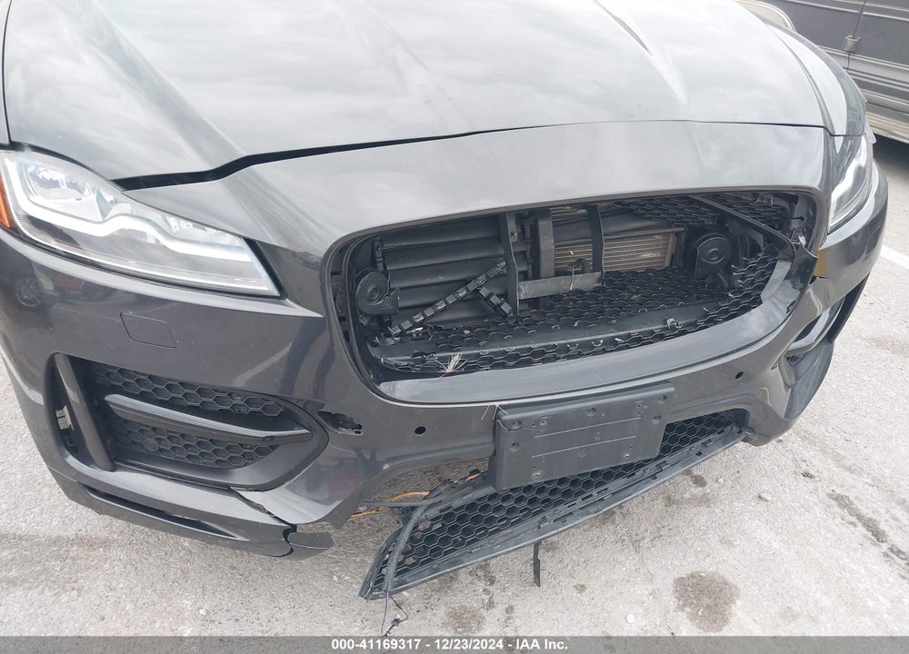 2017 JAGUAR F-PACE VIN: SADCL2BV3HA884003