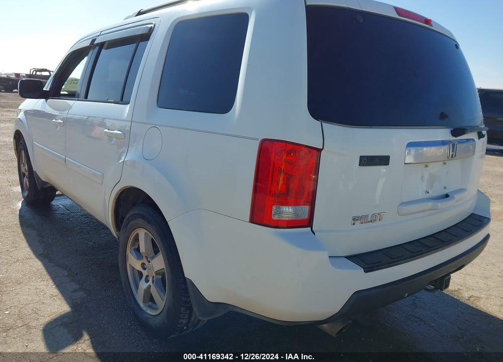 2011 HONDA PILOT EX VIN: 5FNYF3H40BB006217