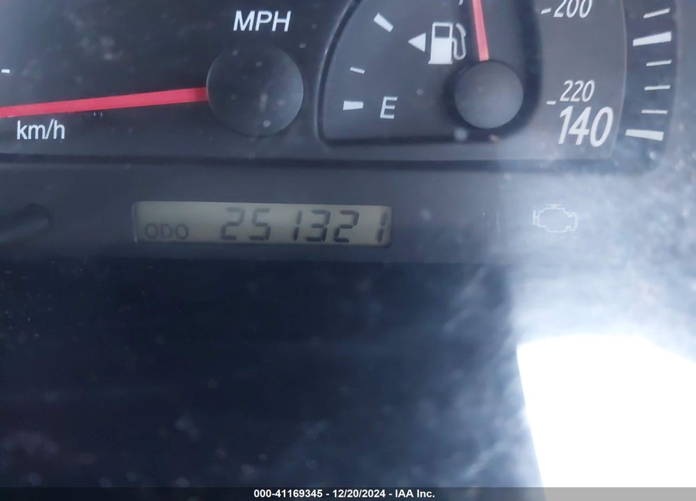 2002 TOYOTA CAMRY XLE V6 VIN: JTDBF30K220012065