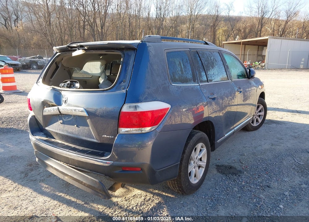 2013 TOYOTA HIGHLANDER VIN: 5TDBK3EH9DS205595