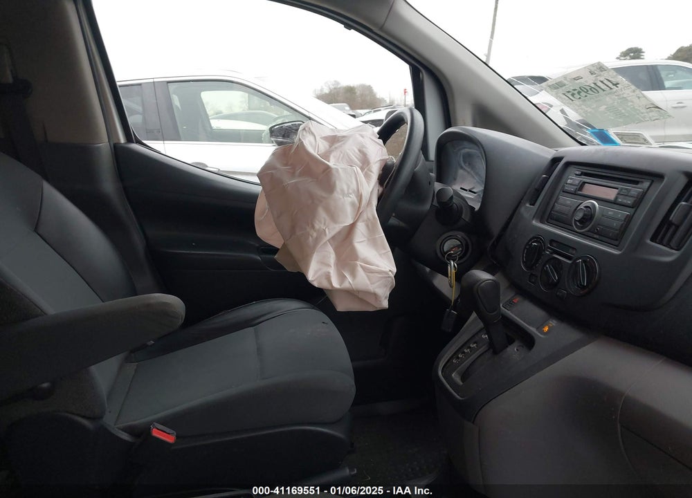 2015 NISSAN NV200 SV VIN: 3N6CM0KN6FK731699
