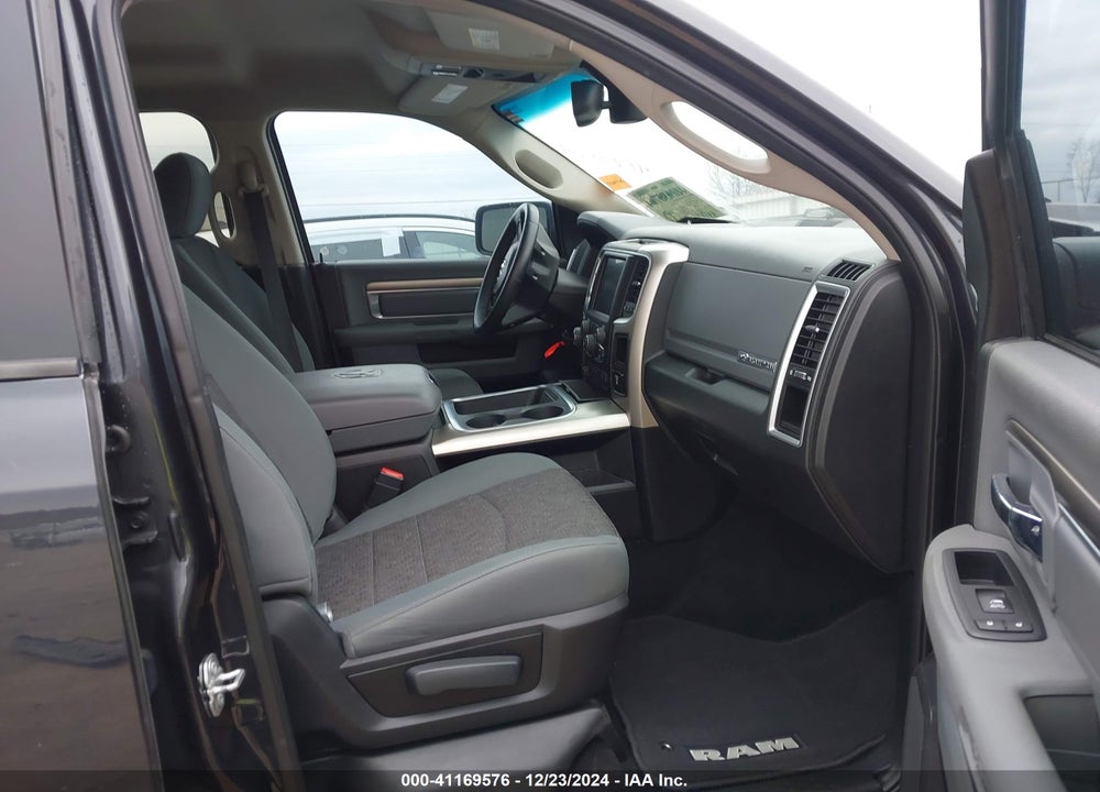 2016 RAM 1500 VIN: 3C6RR7LT3GG377141