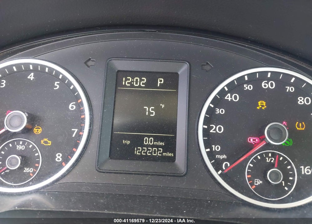 2010 VOLKSWAGEN TIGUAN S VIN: WVGAV7AXXAW536068