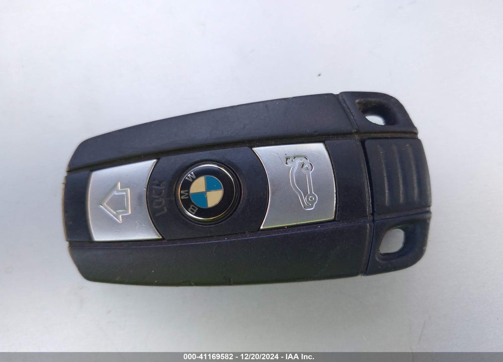 2009 BMW 328I VIN: WBAWV13519P121565