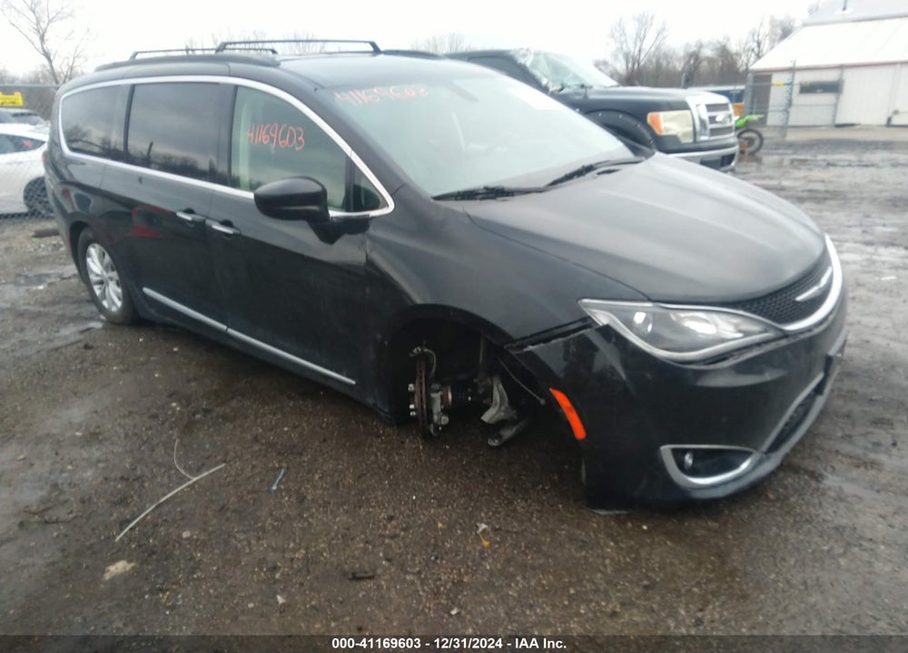 2017 CHRYSLER PACIFICA TOURING L VIN: 2C4RC1BG0HR821731