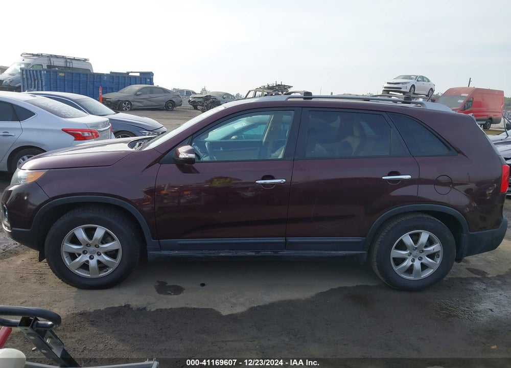 2012 KIA SORENTO LX V6 VIN: 5XYKT4A27CG299590