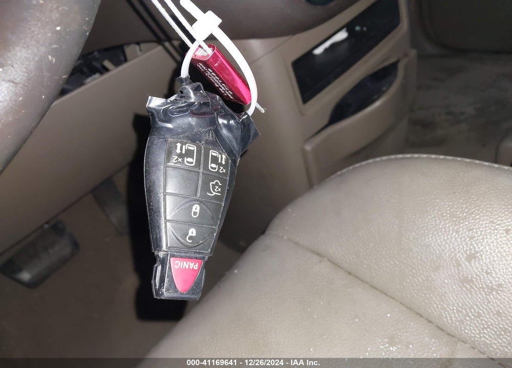 2016 CHRYSLER TOWN & COUNTRY VIN: 2C4RC1BG4GR301319