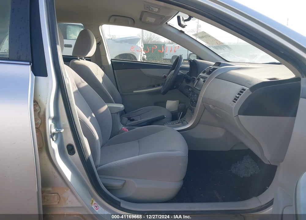 2013 TOYOTA COROLLA LE VIN: JTDBU4EE8DJ117060