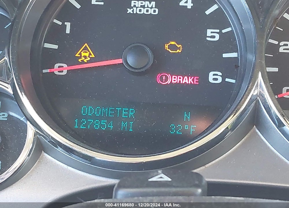 2011 CHEVROLET SILVERADO 1500 LT VIN: 3GCPKSE39BG195294