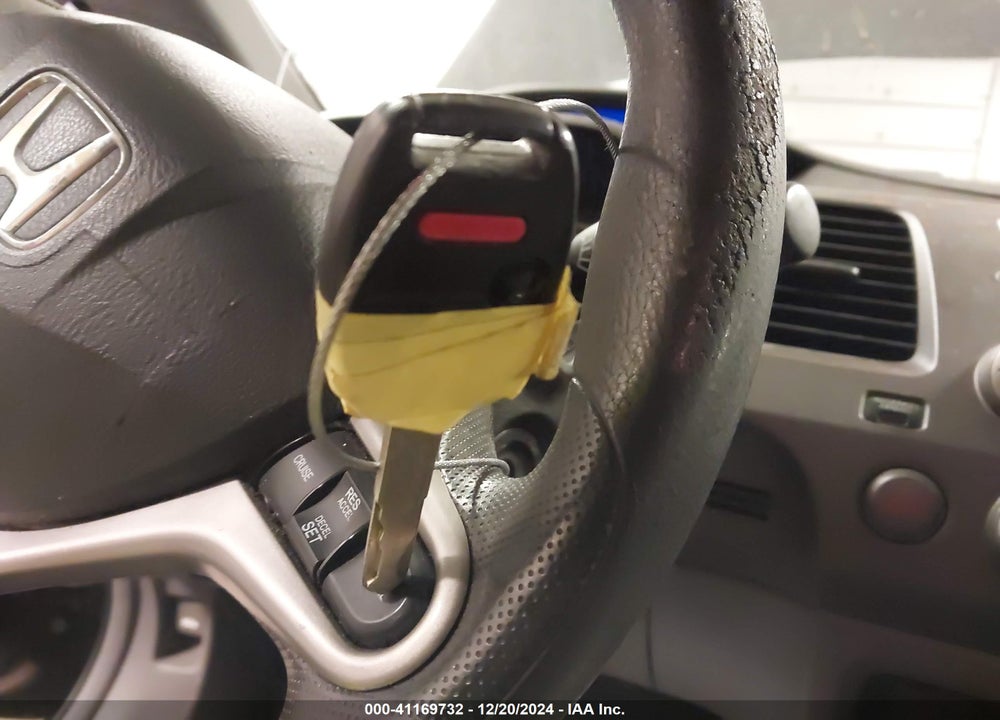 2010 HONDA CIVIC VIN: 2HGFA1F52AH543977