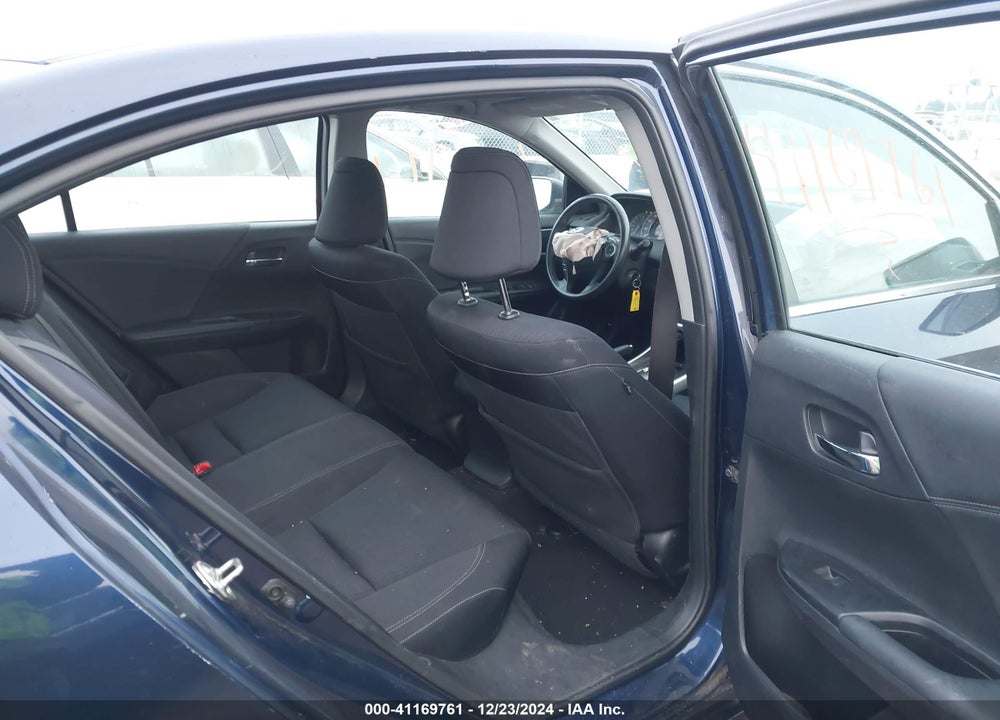 2015 HONDA ACCORD VIN: 1HGCR2F51FA010526