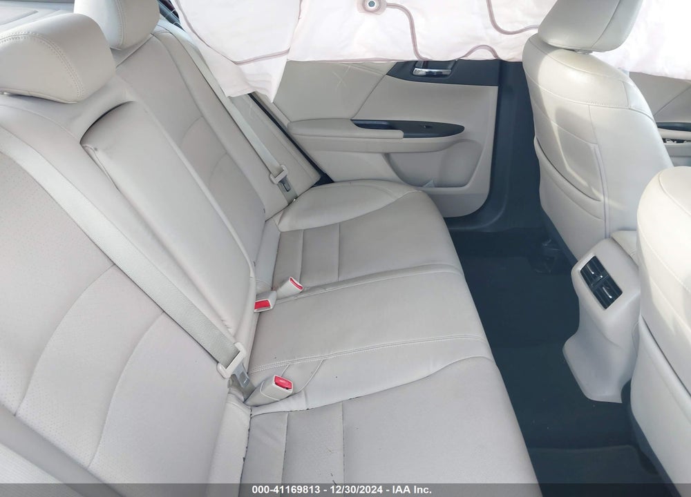 2016 HONDA ACCORD EX-L VIN: 1HGCR2F83GA158110