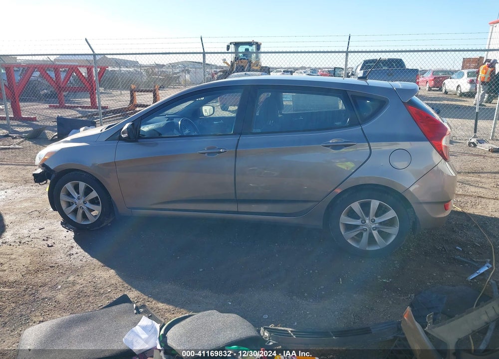 2014 HYUNDAI ACCENT SE VIN: KMHCU5AE3EU189425