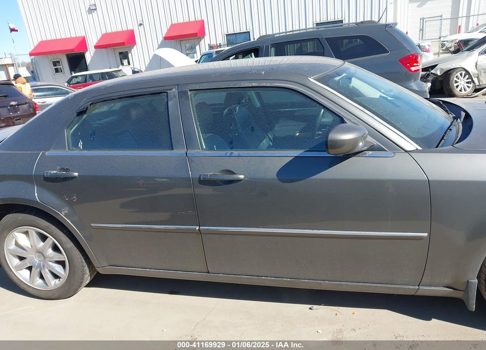 2008 CHRYSLER 300 VIN: 2C3KA33G88H139434
