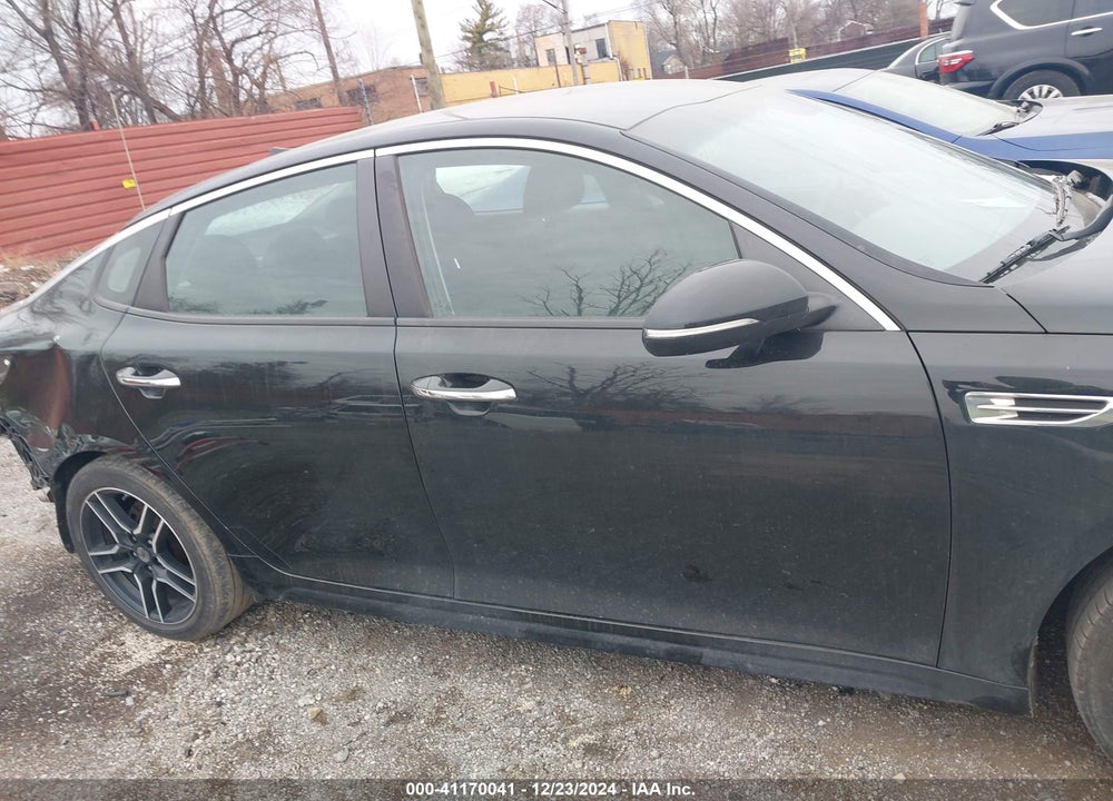 2016 KIA OPTIMA VIN: 5XXGT4L37GG084524