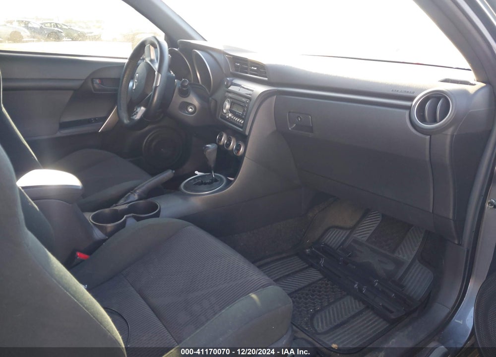 2011 SCION TC VIN: JTKJF5C77B3011113