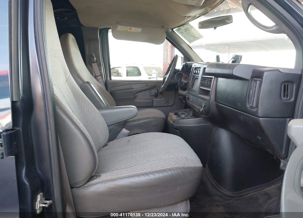 2011 CHEVROLET EXPRESS 2500 WORK VAN VIN: 1GCWGFCG0B1106818