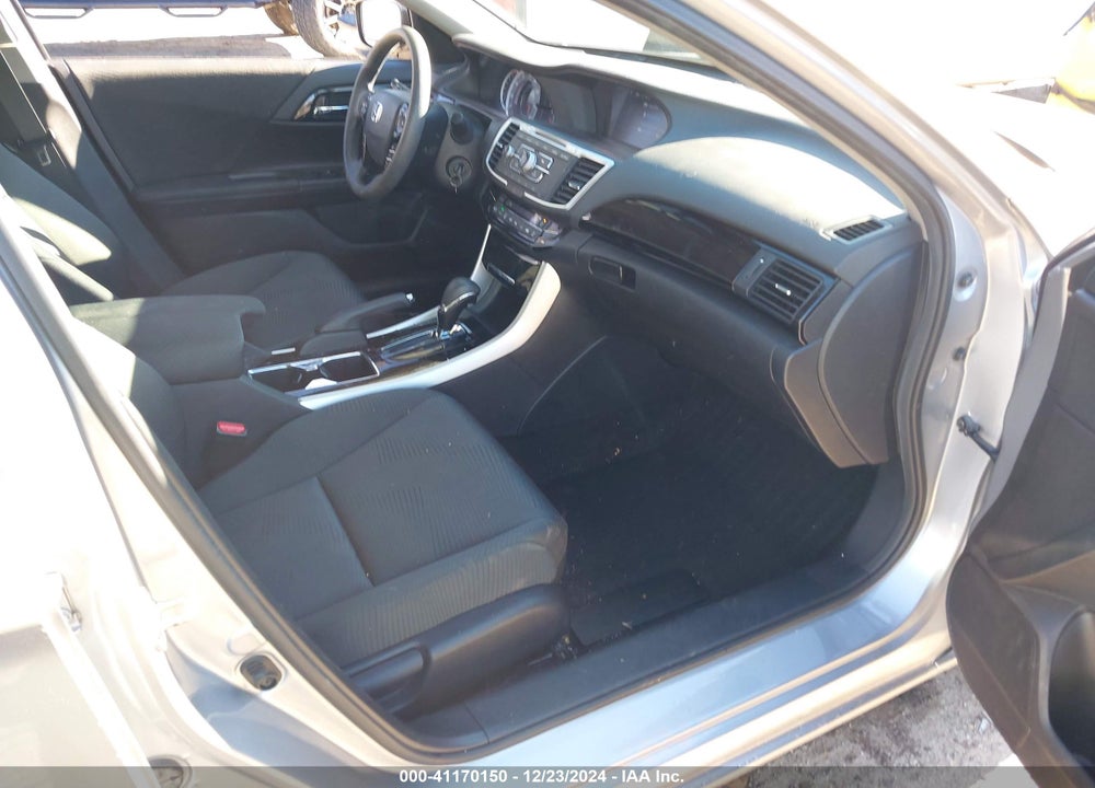 2016 HONDA ACCORD VIN: 1HGCR2F49GA122550
