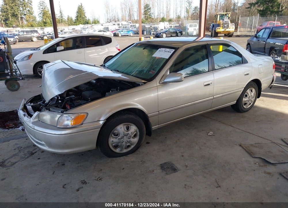 2000 TOYOTA CAMRY LE VIN: JT2BG22K9Y0421931