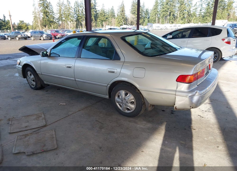 2000 TOYOTA CAMRY LE VIN: JT2BG22K9Y0421931