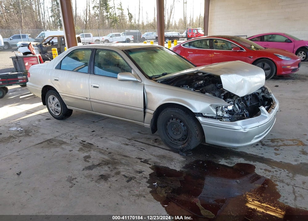 2000 TOYOTA CAMRY LE VIN: JT2BG22K9Y0421931