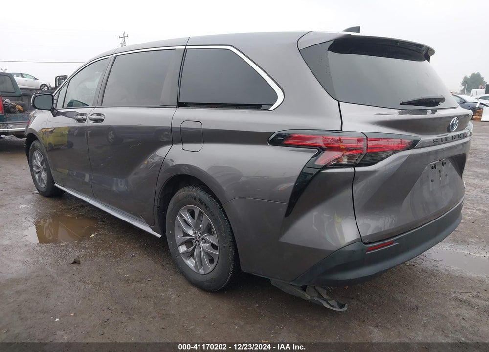 2022 TOYOTA SIENNA LE VIN: 5TDKRKEC6NS076937